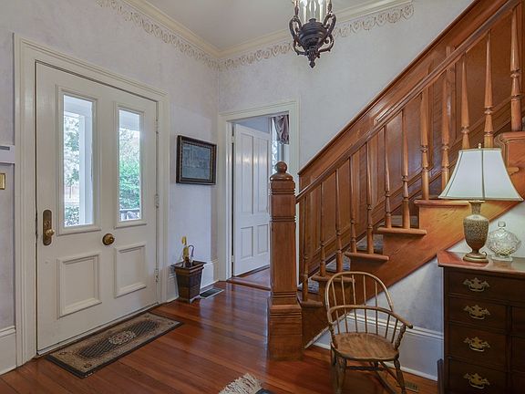 2nd image of 525 Barnwell Ave NW