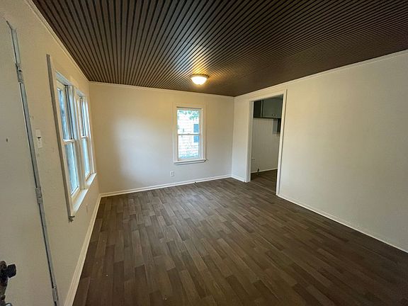 3rd image of 4650 Valdez Dr