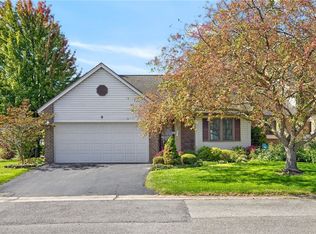 8 Daisy Ln, North Chili, NY 14514