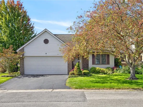8 Daisy Ln, North Chili, NY 14514