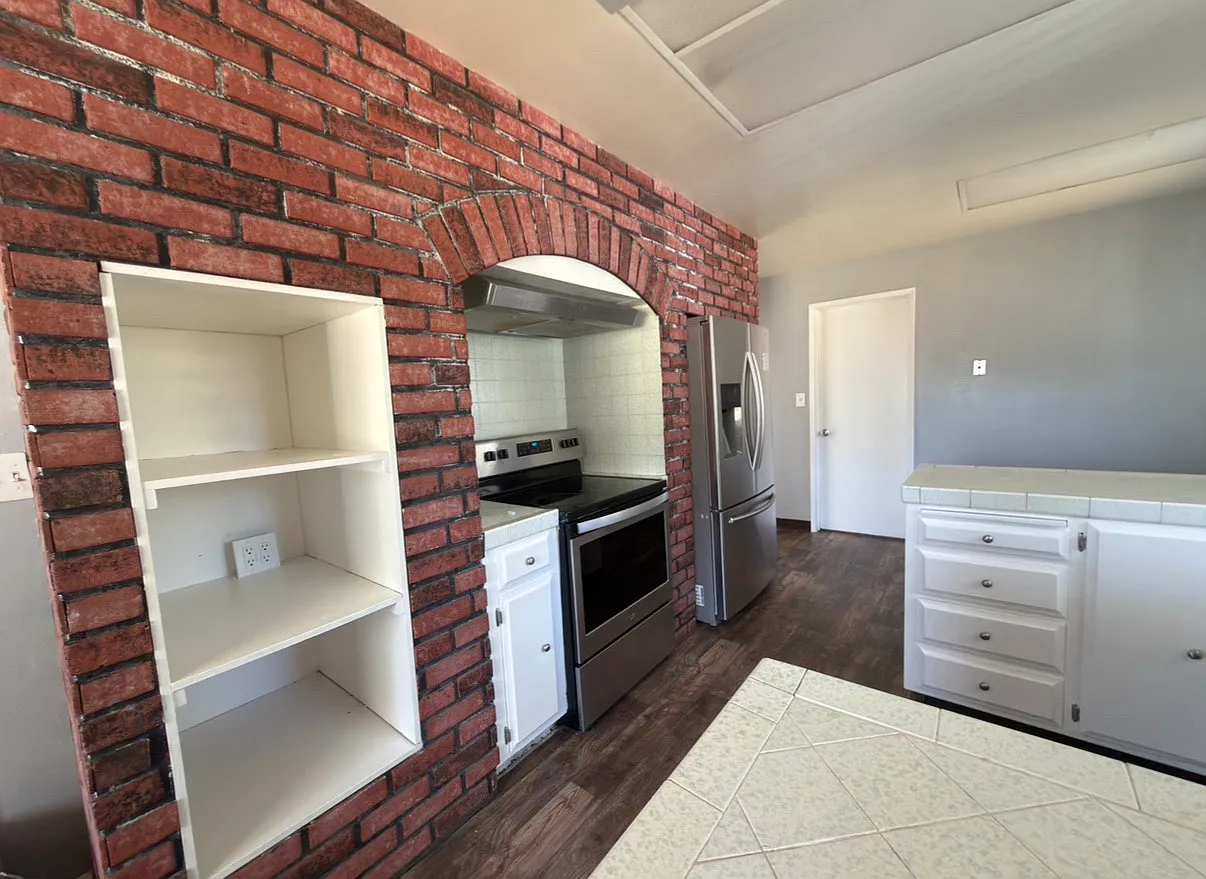3 bed, 2.5 bath, 1870 sqft, $3,600 — Photo 3