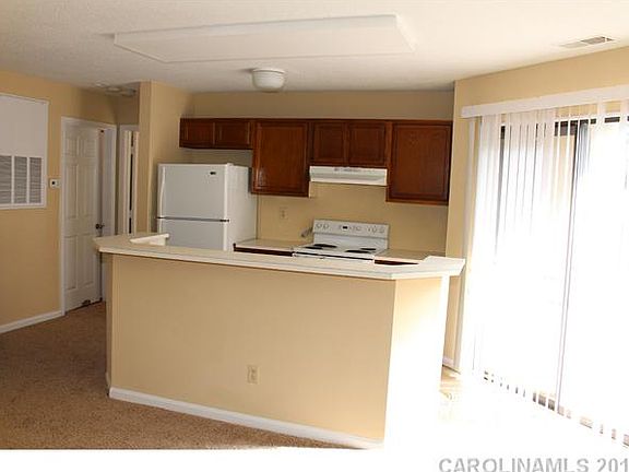 4th image of 8071 Cedar Glen Dr
