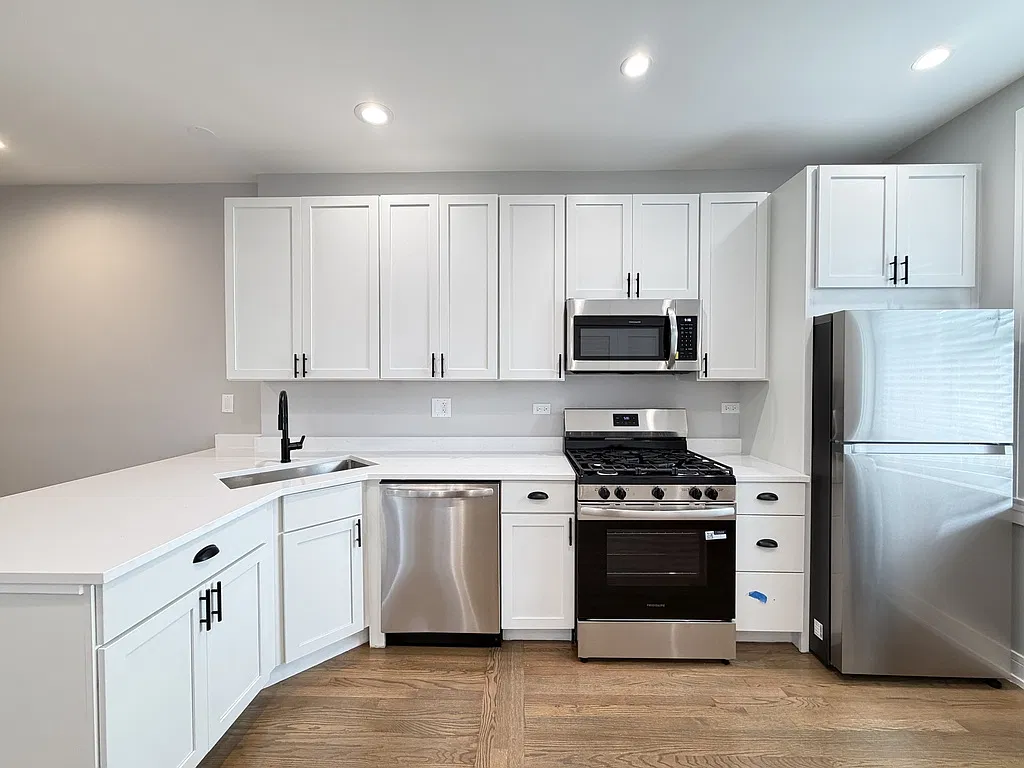 2 bed, 1000 sqft, $3,495 — Photo 4
