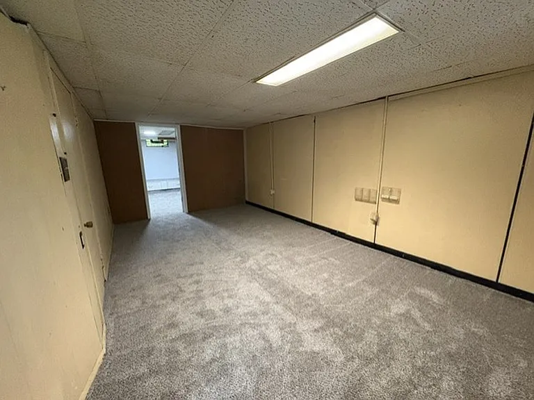 1383 Crestview Ave — Photo 10