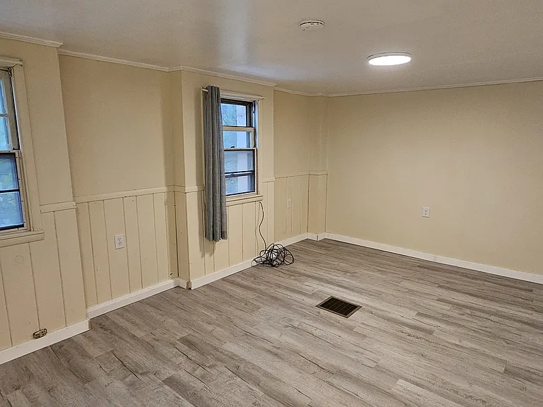 330 W State St #7 — Photo 11
