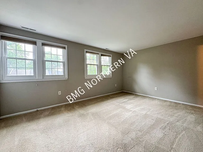 566 Windover Ave NW — Photo 13