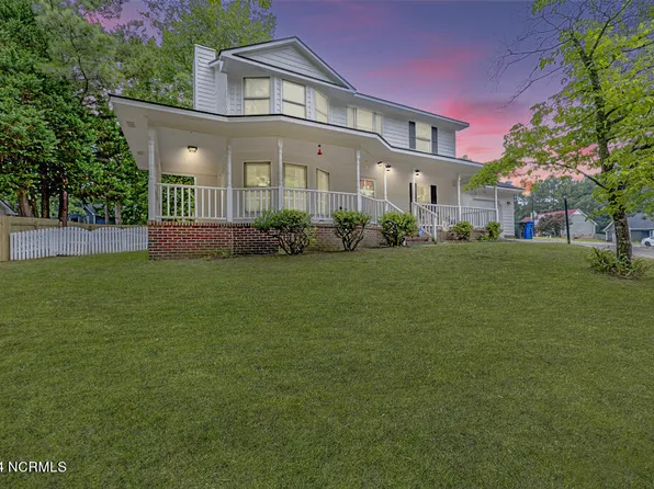 6745 Saint Julian Way, Fayetteville, NC 28314