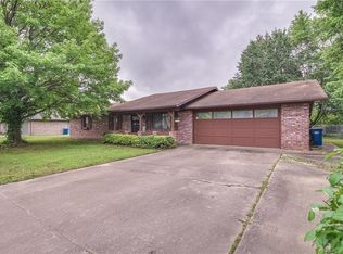 2306 SE 16th St, Bentonville, AR 72712