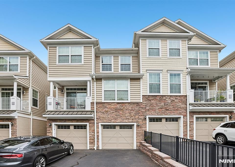 1st image of 59 Autumn Way #37