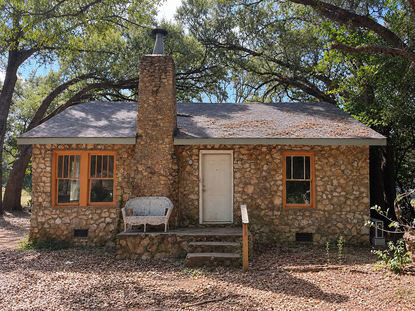2 Bed 1 Bath Home For Rent — Photo 1
