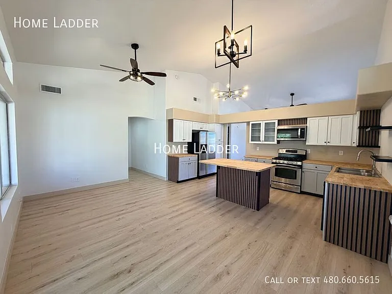 1336 E Tradewind Dr — Photo 7