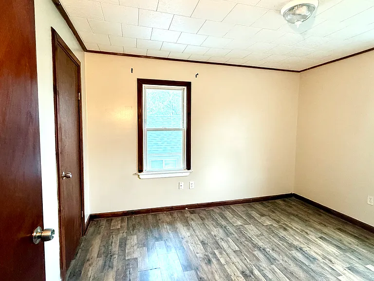 1321 Monsey Ave — Photo 10