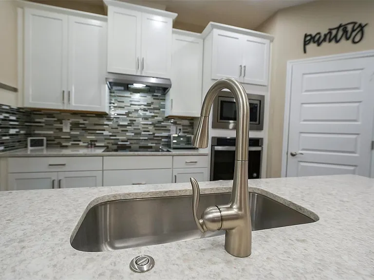 16284 Admirals Cove Ln — Photo 5