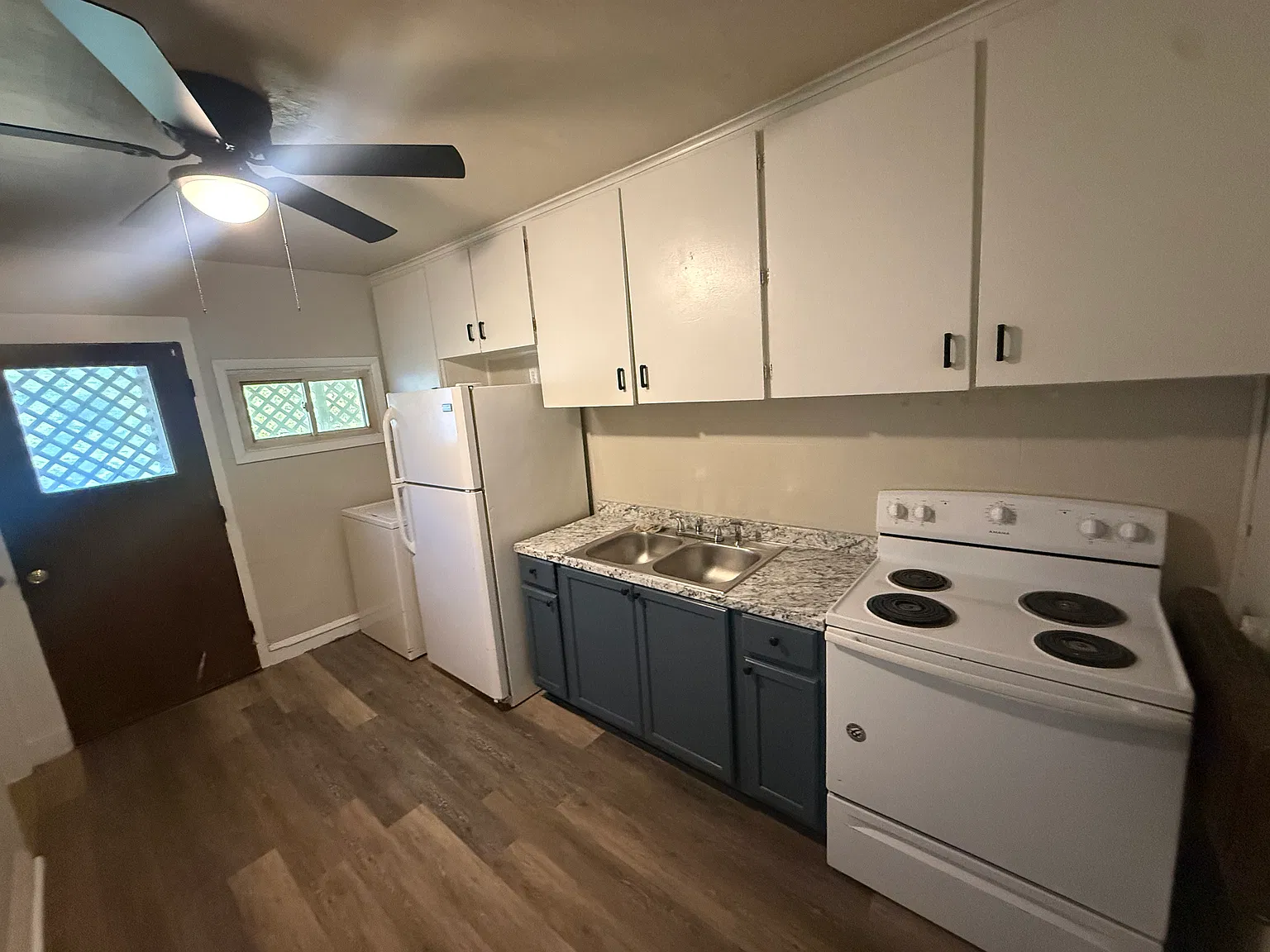 2 bed, $1,050 — Photo 4