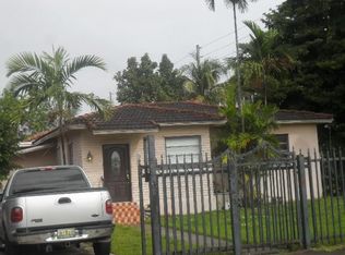489 SE 6th St, Hialeah, FL 33010