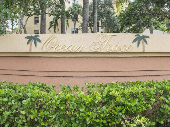 800 Uno Lago Drive #204, Juno Beach, FL 33408