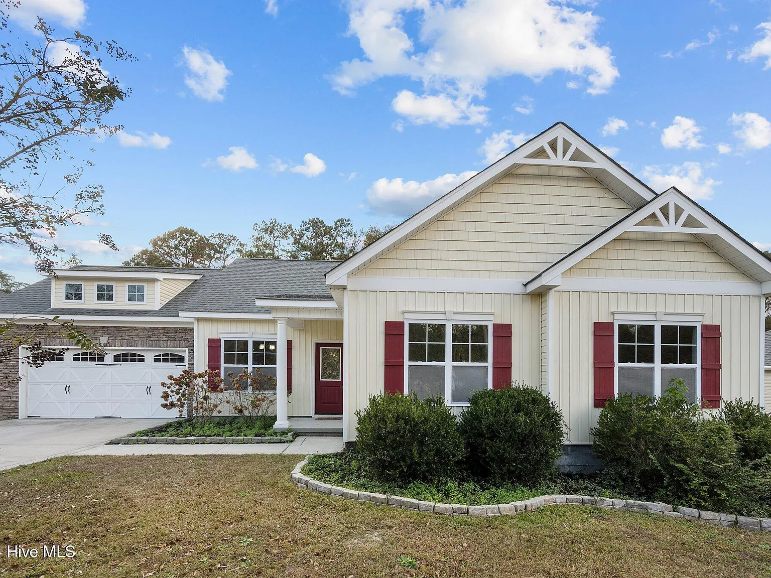 3 bed, 2.0 bath, 1248 sqft, $2,000 — Photo 1