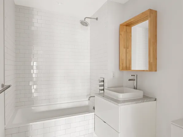651 New York Avenue 403 image 7 of 8