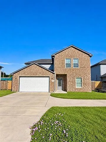 4 bed, 3.5 bath, 2443 sqft, $2,750 — Photo 1