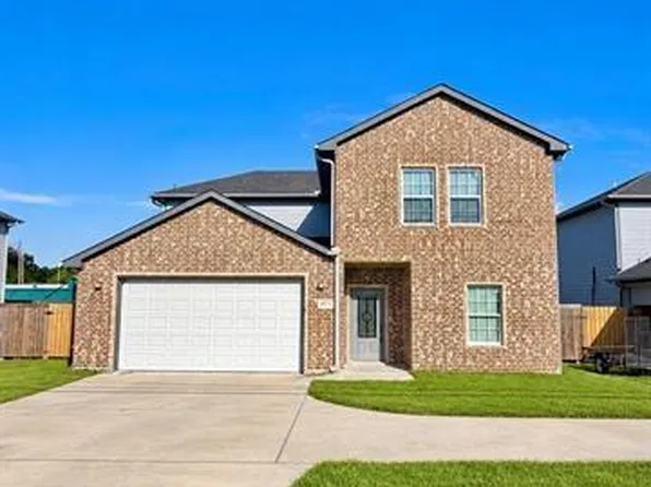 6041 25th St, Groves, TX 77619