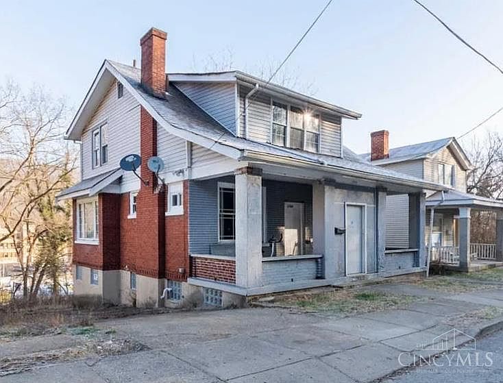 2nd image of 1784 Esmonde St