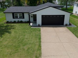 323 Portland Dr, Huron, OH 44839