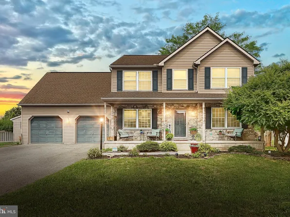 2025 Wood Hall Way, Dover, PA 17315