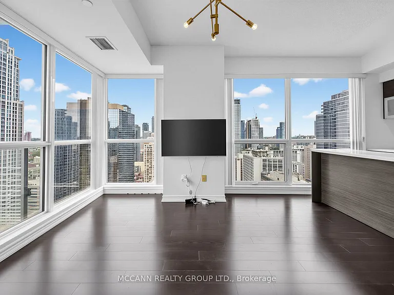 386 Yonge St #3015 — Photo 7