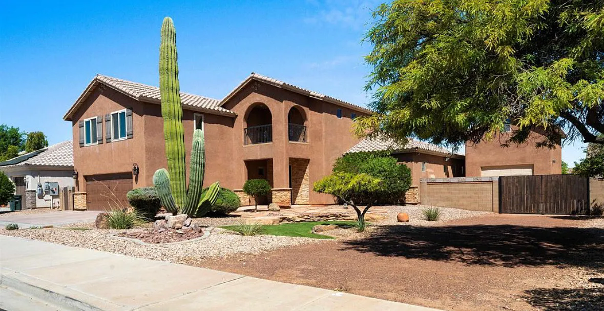 4 bed, 2887 sqft, $2,950 — Photo 2