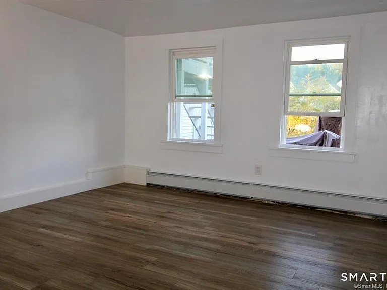 525 Boston Post Rd #1 — Photo 9