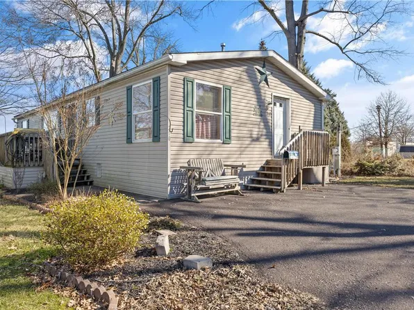 210 Spruce Dr, Hatfield, PA 19440