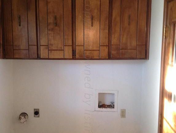 3rd image of 1913 Lea St