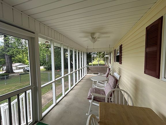 5th image of 105 N Varnell Rd