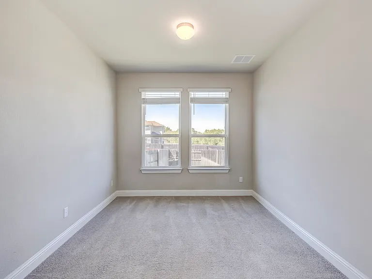113 Riverhill Dr — Photo 11