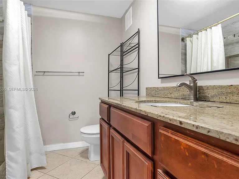 100 Lakeview Dr #201 — Photo 11