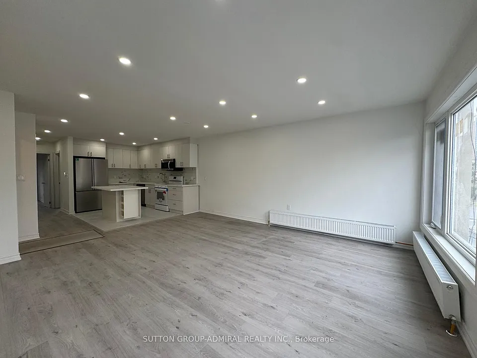 2986A Dufferin St