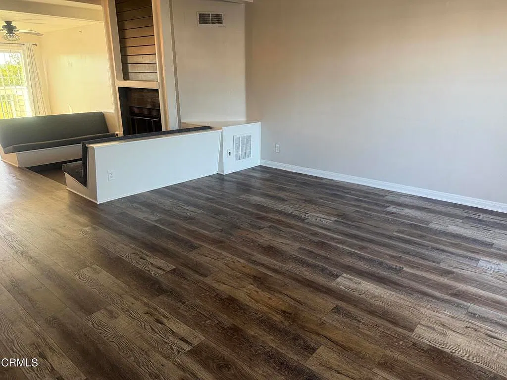 2 bed, 2.5 bath, 2378 sqft, $4,495 — Photo 2