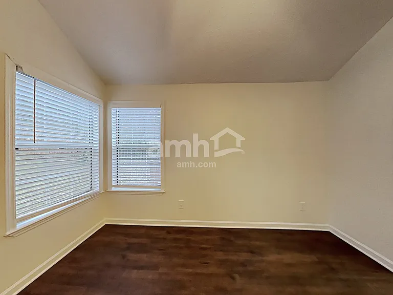 1325 Georgetown Dr — Photo 10