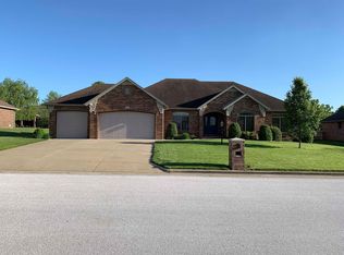 4306 Green Haven Dr, Nixa, MO 65714
