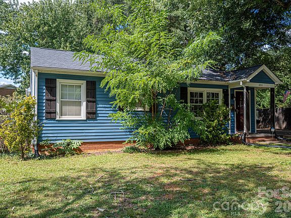 4th image of 2211 Lee St