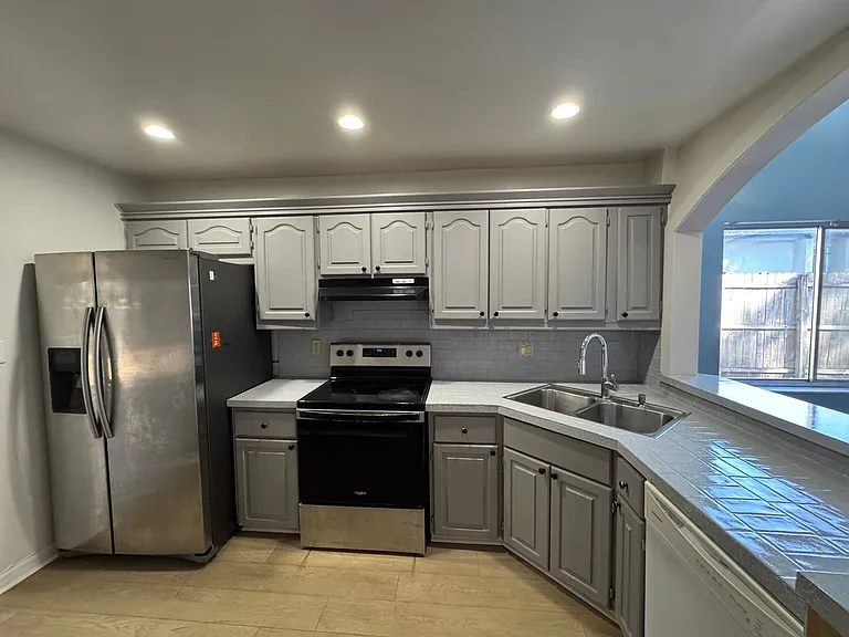 7237 Harbor Heights Cir — Photo 8
