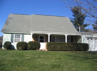 12802 Madeley Ct, Fairfax, VA 22033