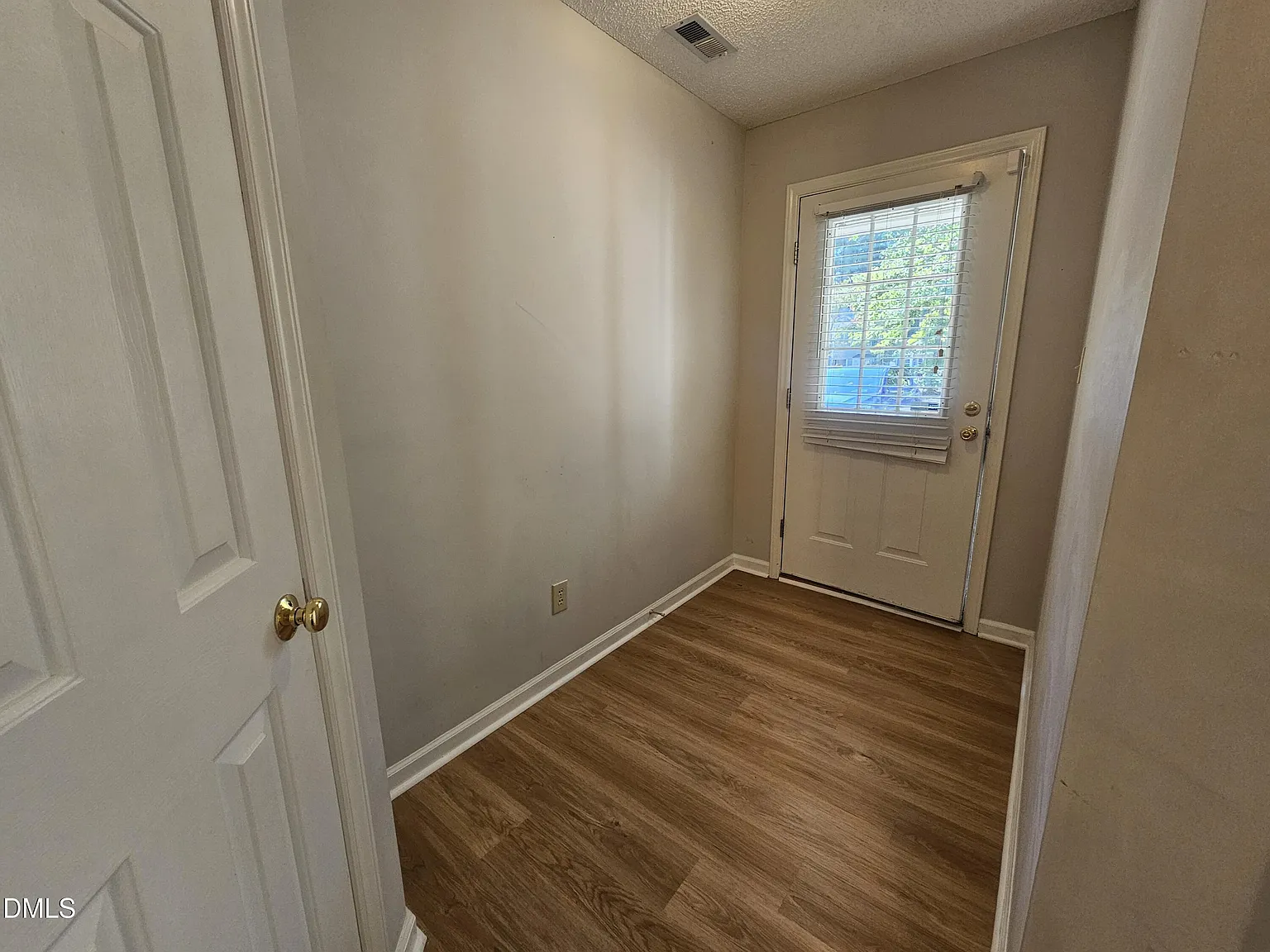 2 bed, 2.0 bath, 1276 sqft, $1,600 — Photo 3