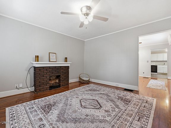 4th image of 2119 Bradley Ave