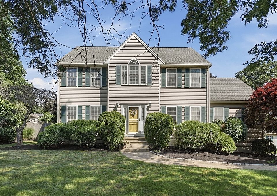 1st image of 7 Zachary Ln