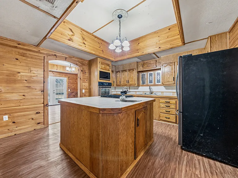 700 Harrel Ave — Photo 8