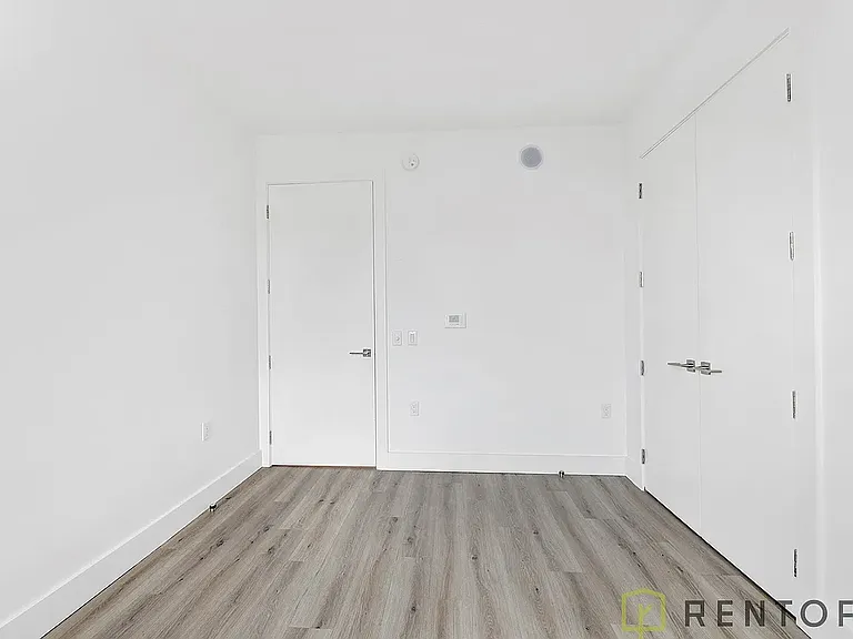 224 E 135th St #1401 — Photo 3