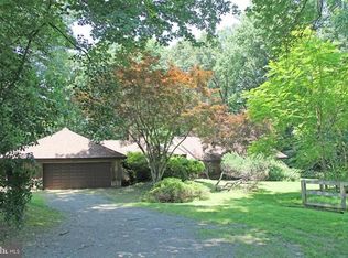 641 Mine Ridge Rd, Great Falls, VA 22066