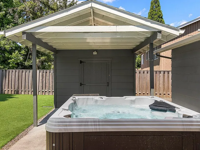 4915 NW 186th Ave — Photo 27