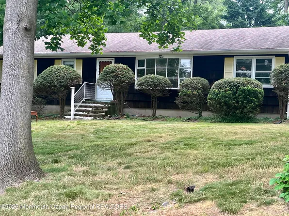 2 Baldwin Avenue, Morganville, NJ 07751